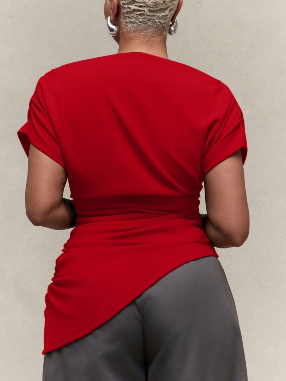 Red Casual Women's Asymmetrical Hem Slim Batwing Sleeve Short Crepe Top - Picture 2 of 5